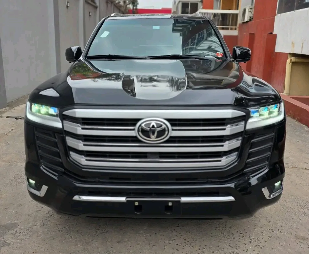 Toyota land cruiser vxr