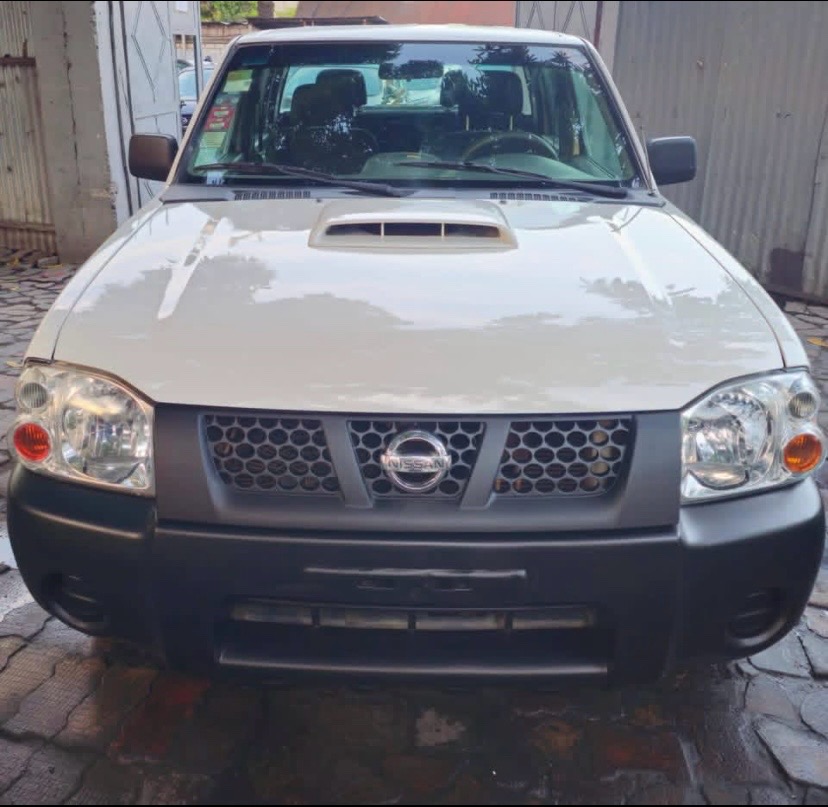 Nissan NP300