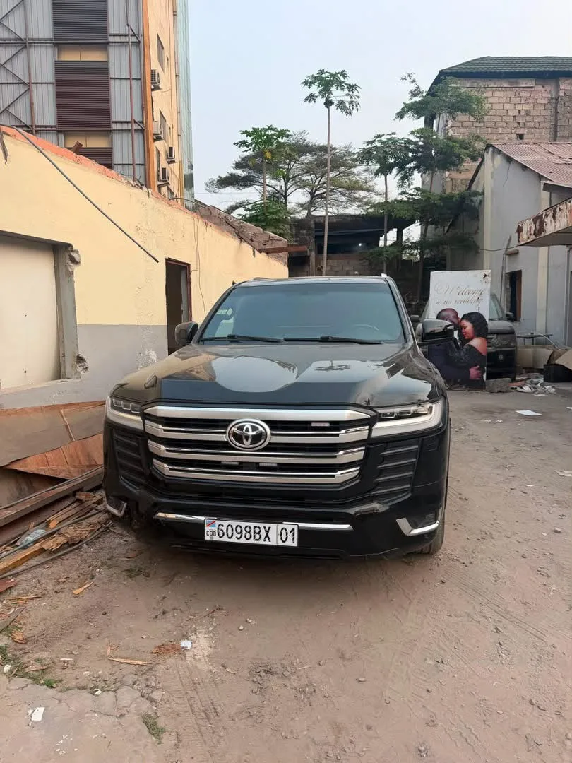 TOYOTA LAND CRUISER VXR