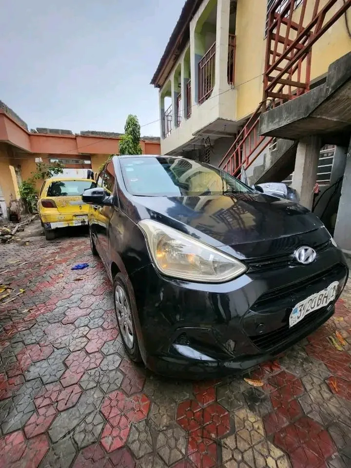 HYUNDAY GRAND i10