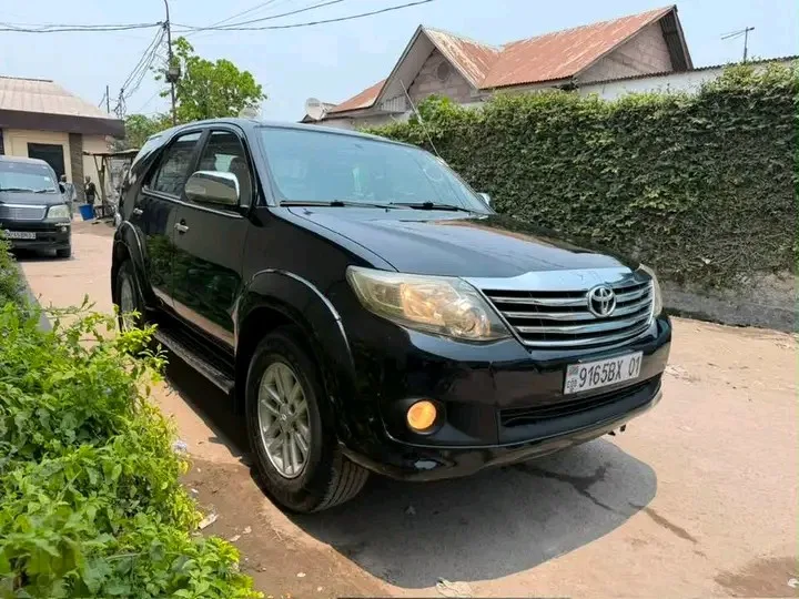 TOYOTA FORTUNER Q