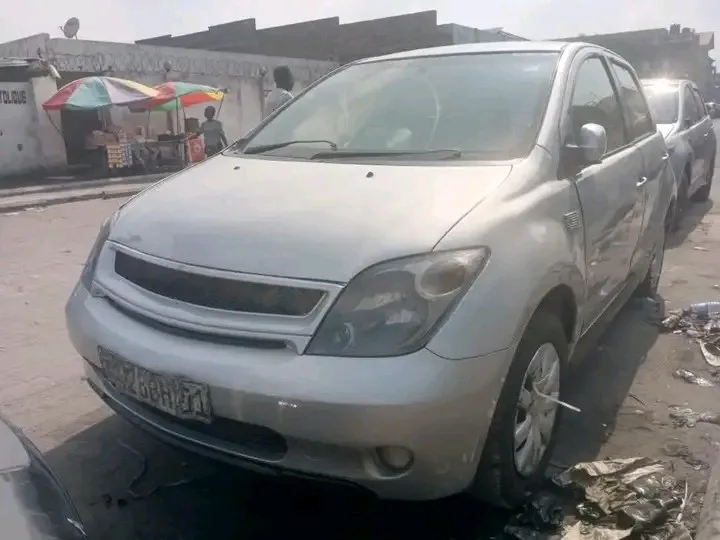TOYOTA IST