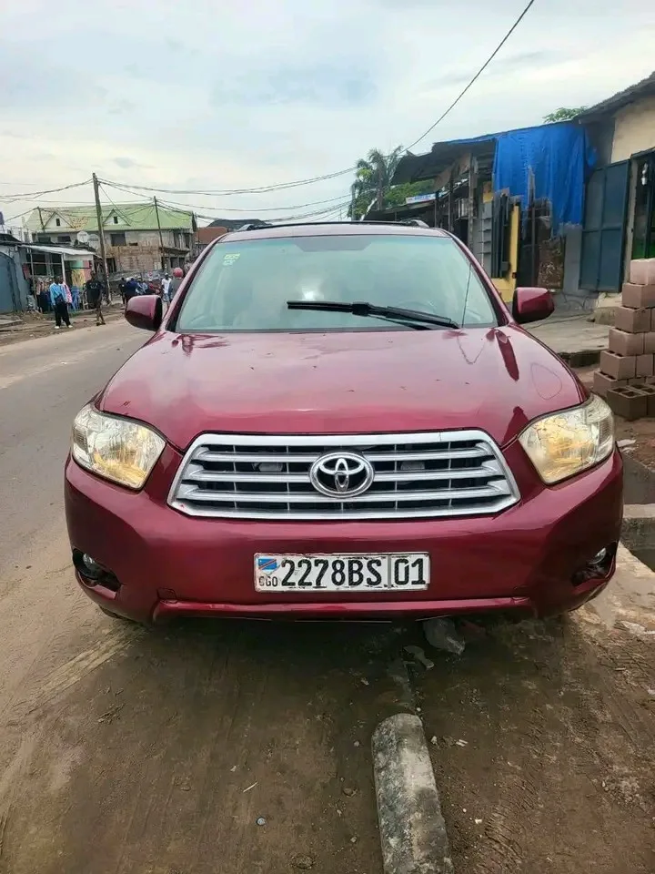 TOYOTA HIGHLANDER