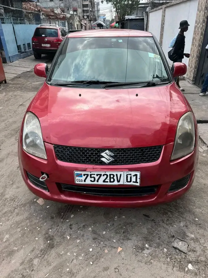 SUZUKI SWIFT