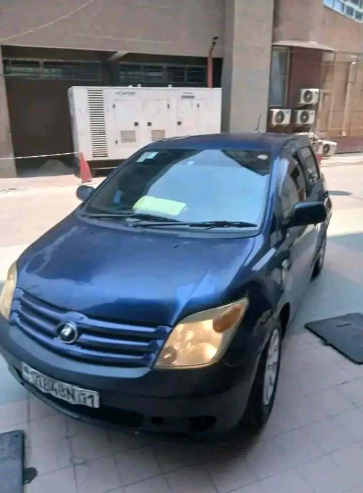 TOYOTA IST