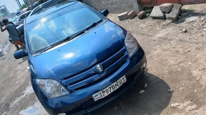 TOYOTA IST