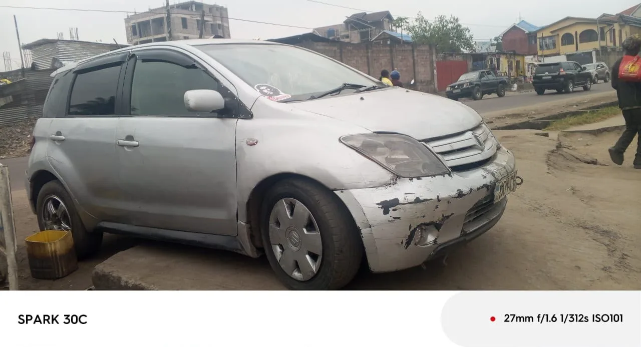 TOYOTA IST.