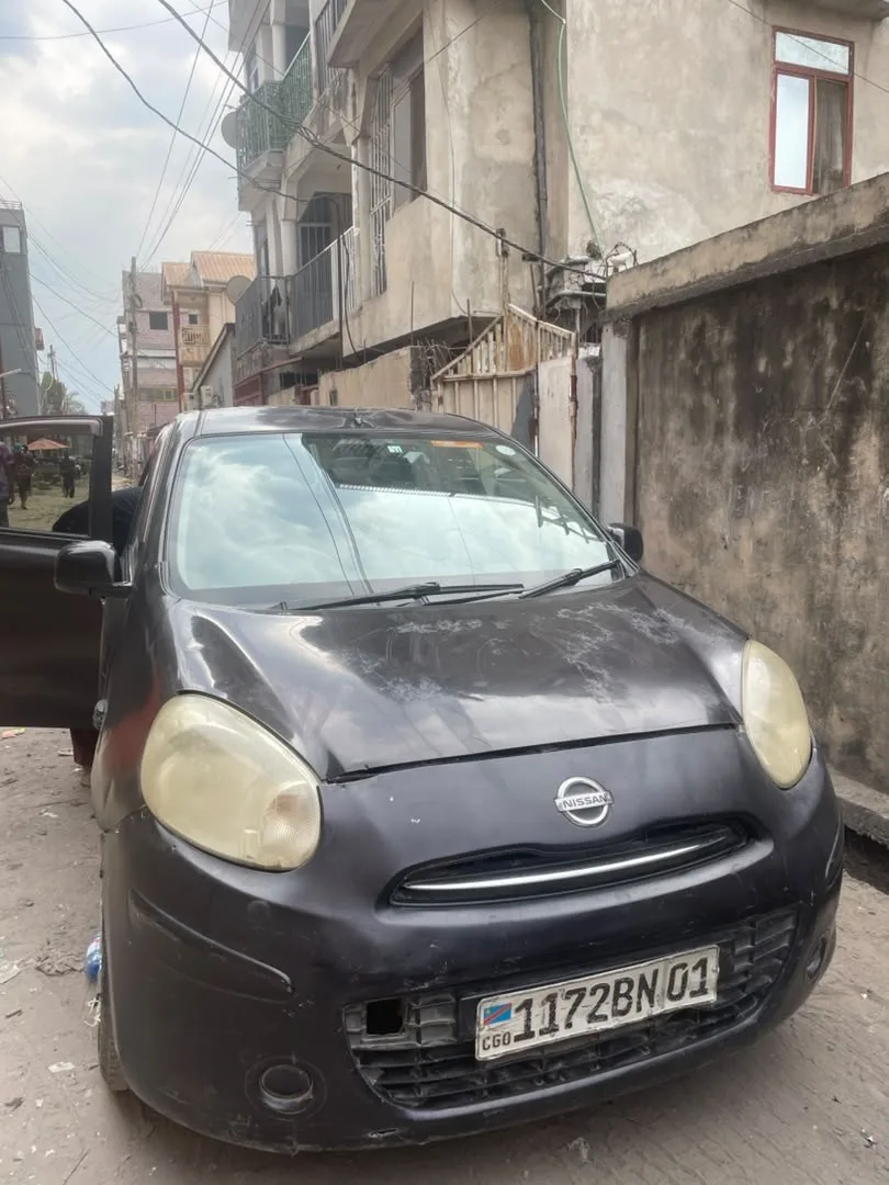 NISSAN MARCH.