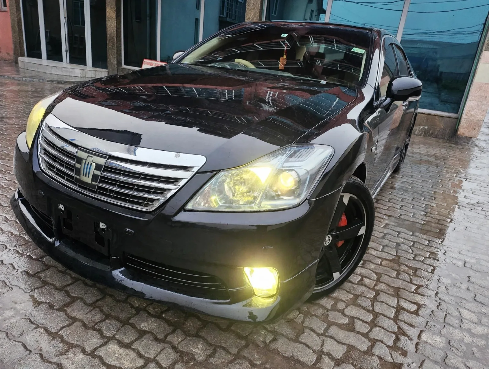 TOYOTA CROWN.
