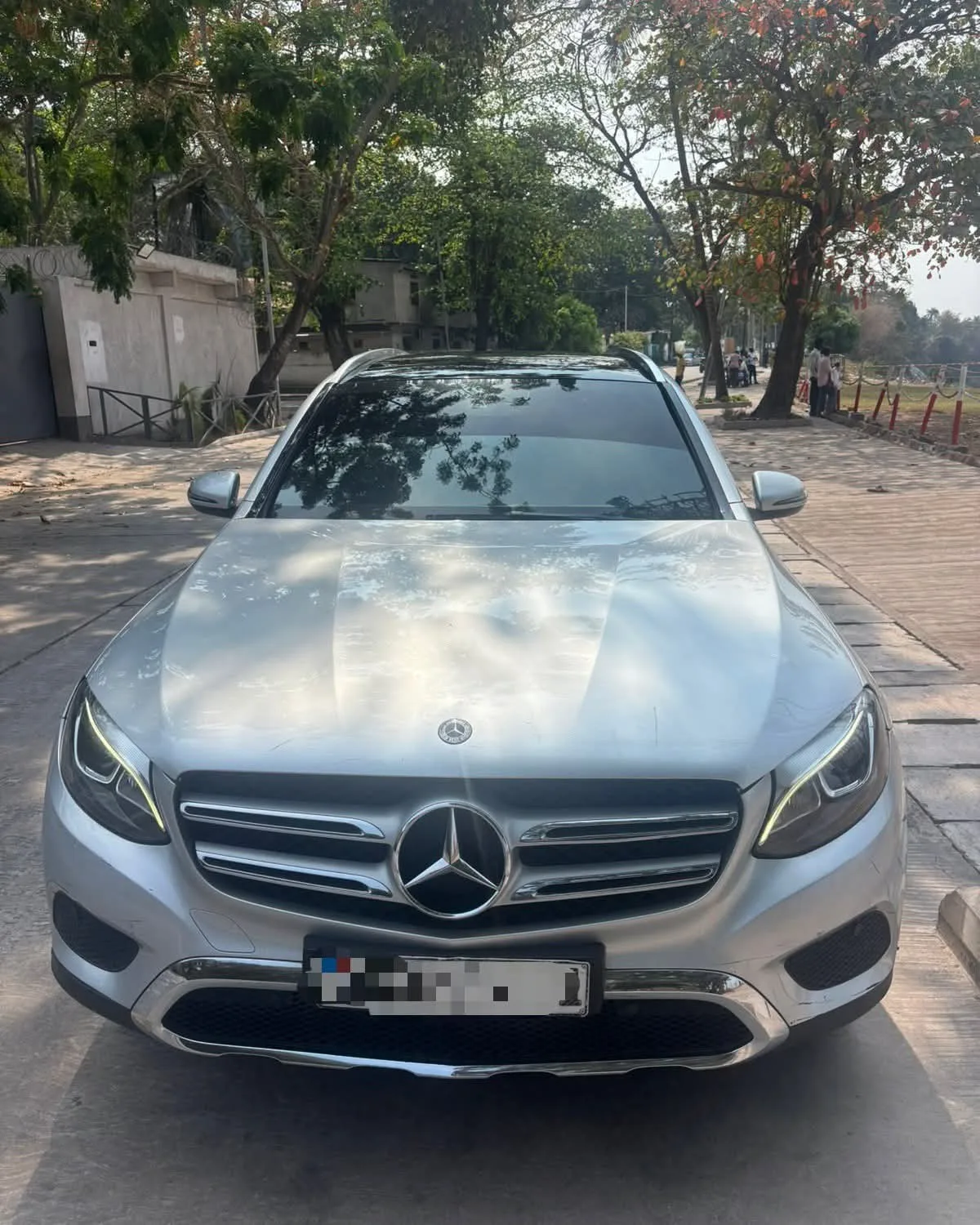 MERCEDES BENZ GLC220.