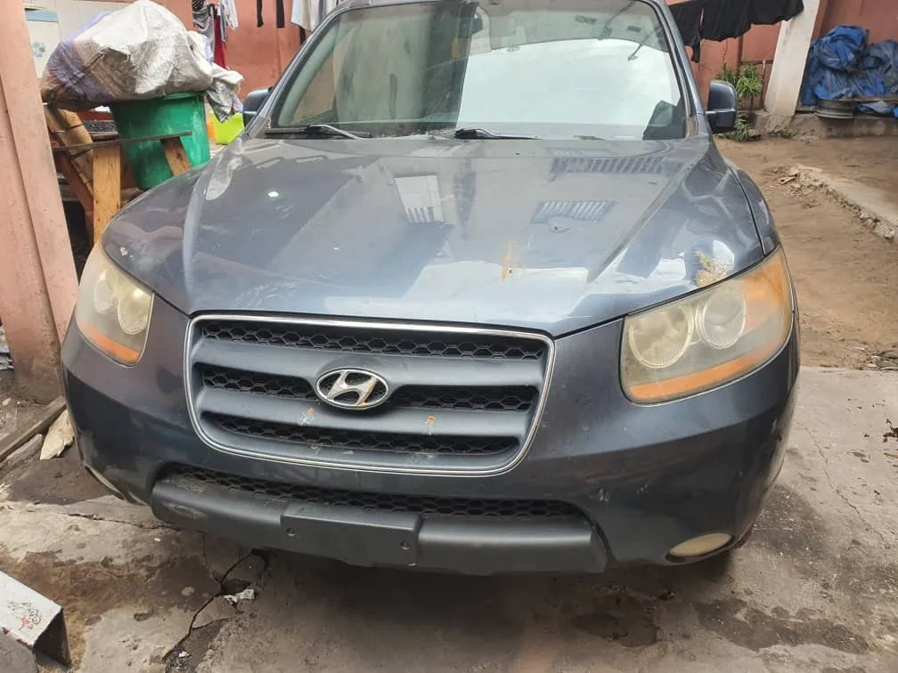 HYUNDAI SANTA FE.