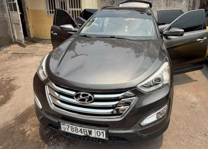 HYUNDAI SANTA FE.