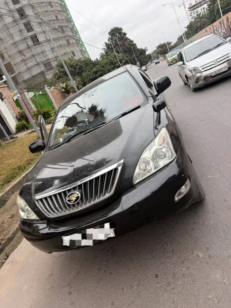 TOYOTA HARRIER.