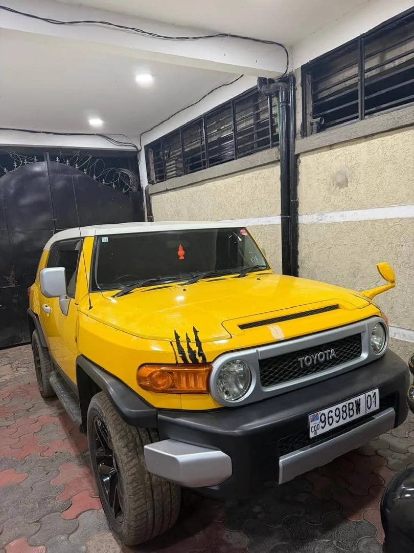 TOYOTA FJ CRUISER.