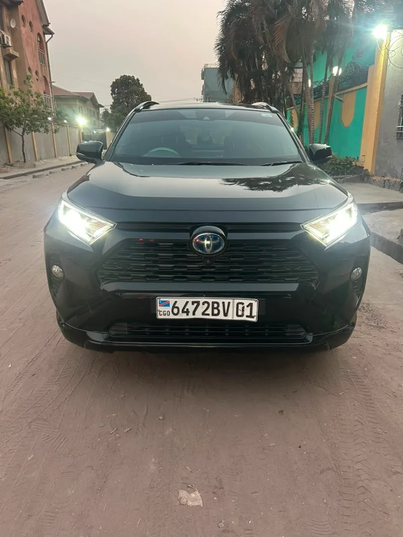 TOYOTA RAV4 HYBRIDE.