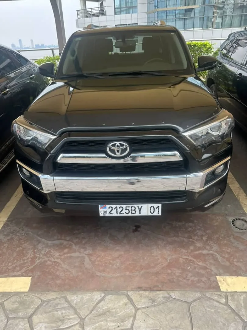 TOYOTA 4RUNNER.