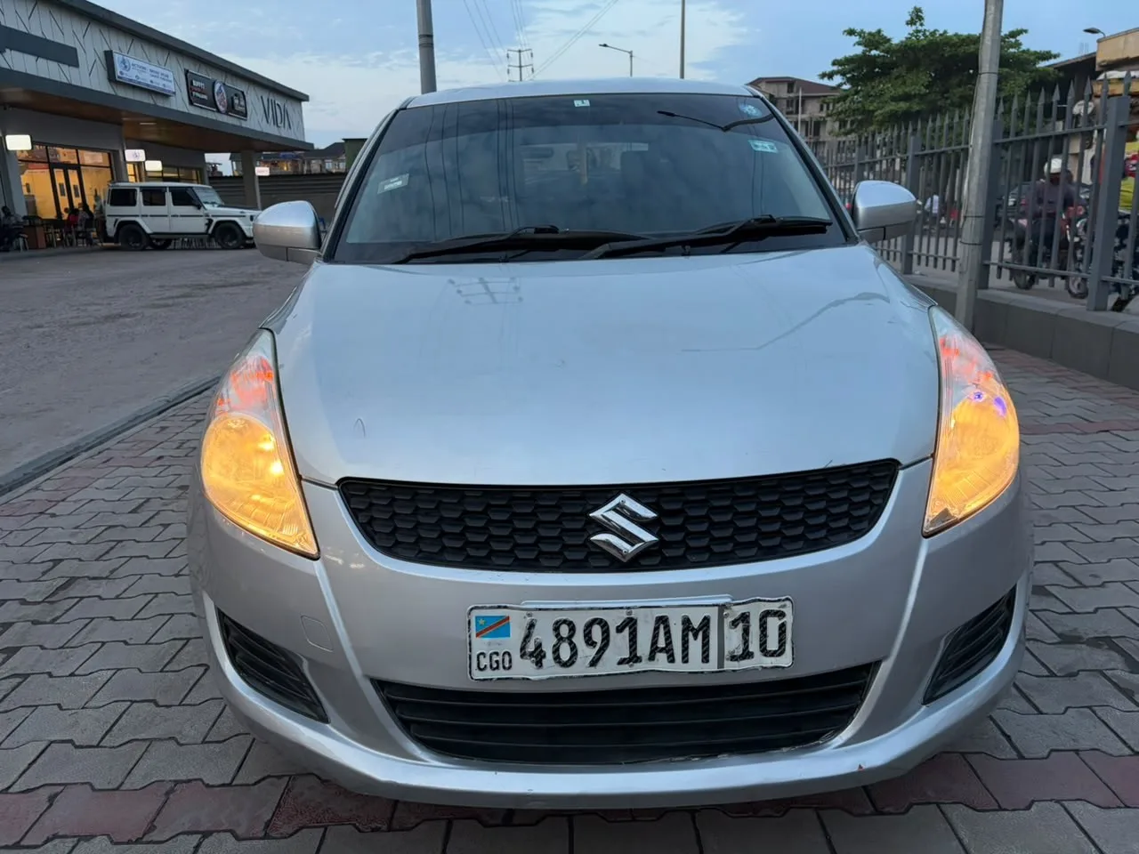SUZUKI SWIFT.