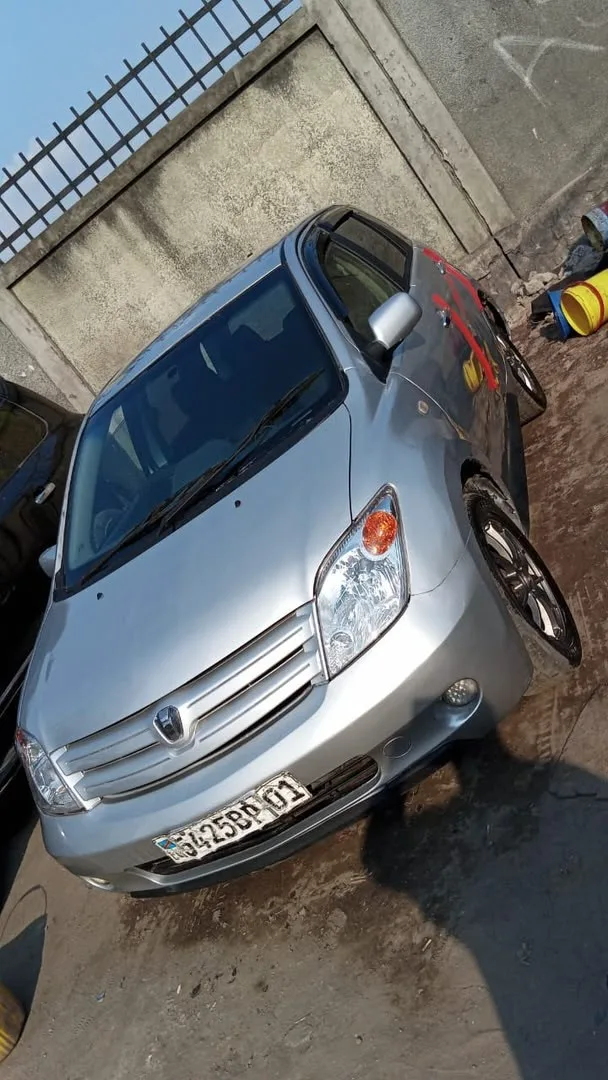 TOYOTA IST