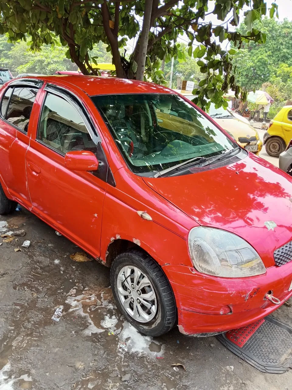 TOYOTA VITZ.