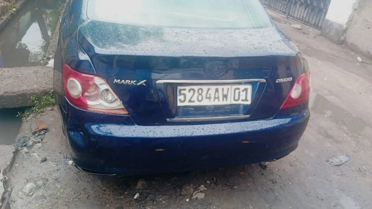TOYOTA MARK X.