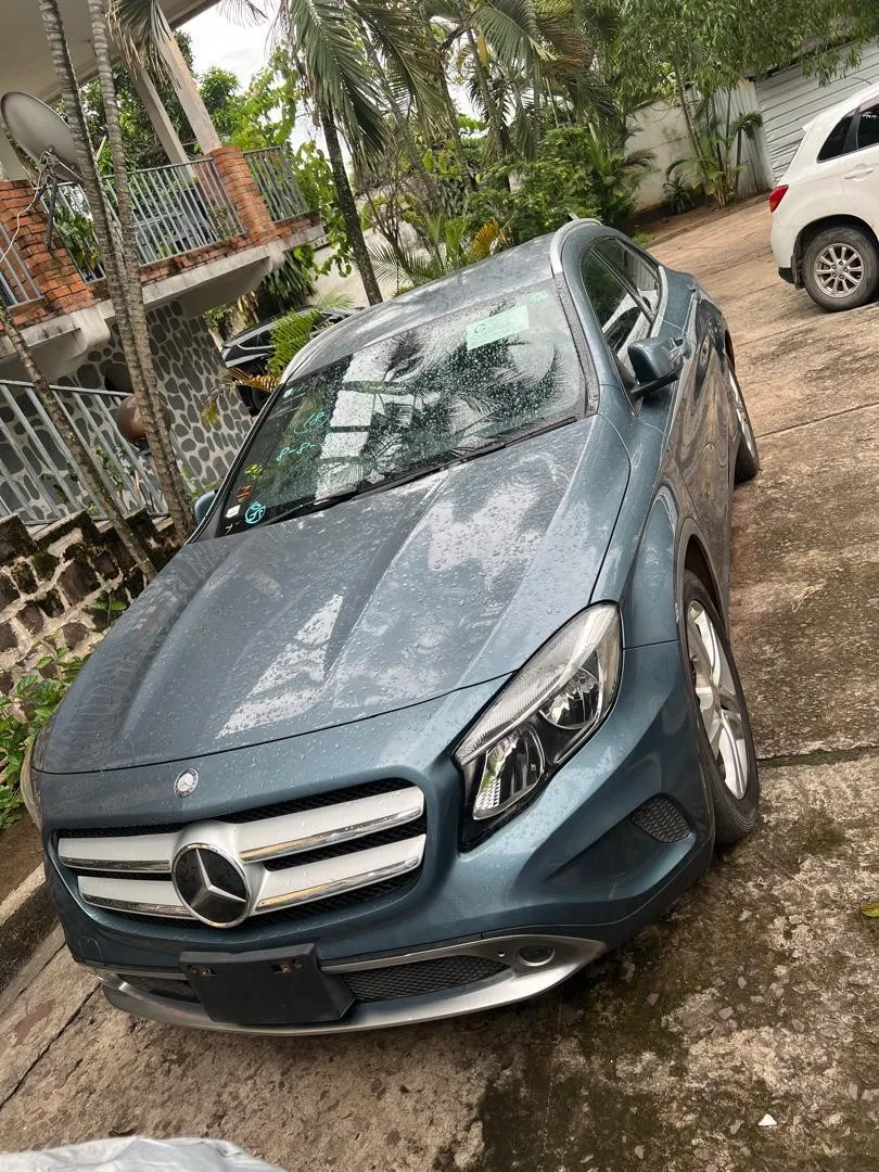 MERCEDES BENZ GLA180.