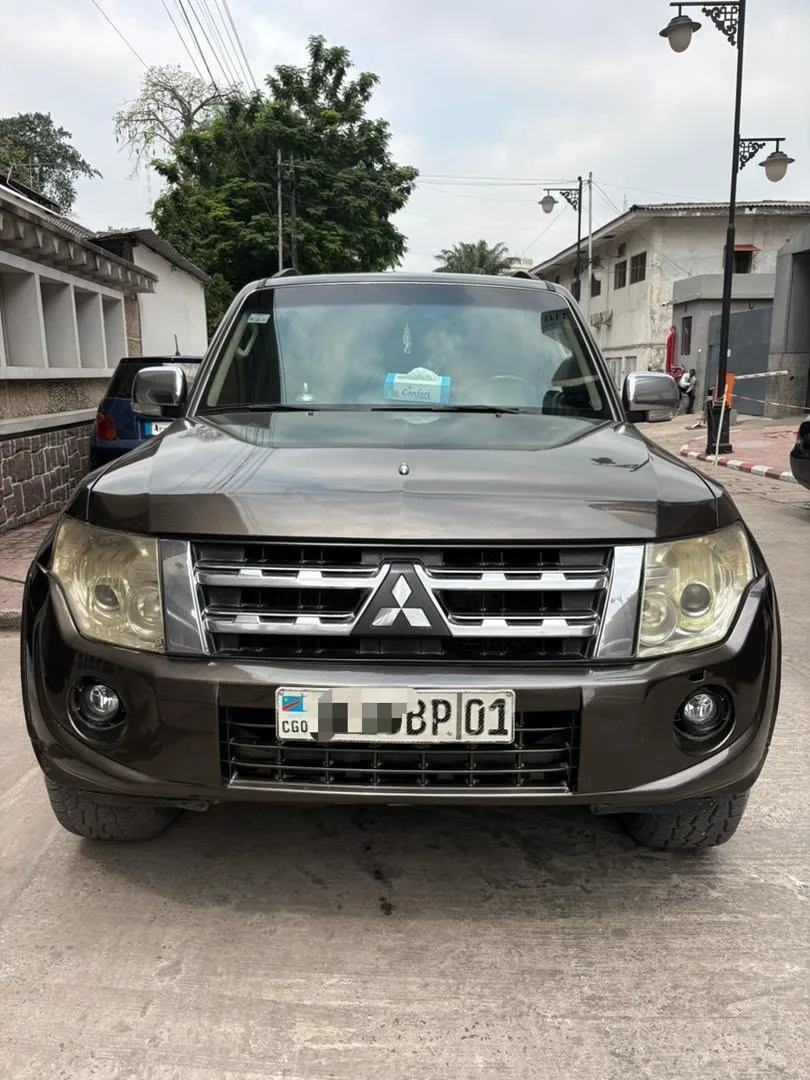 MITSUBISHI PAJERO.