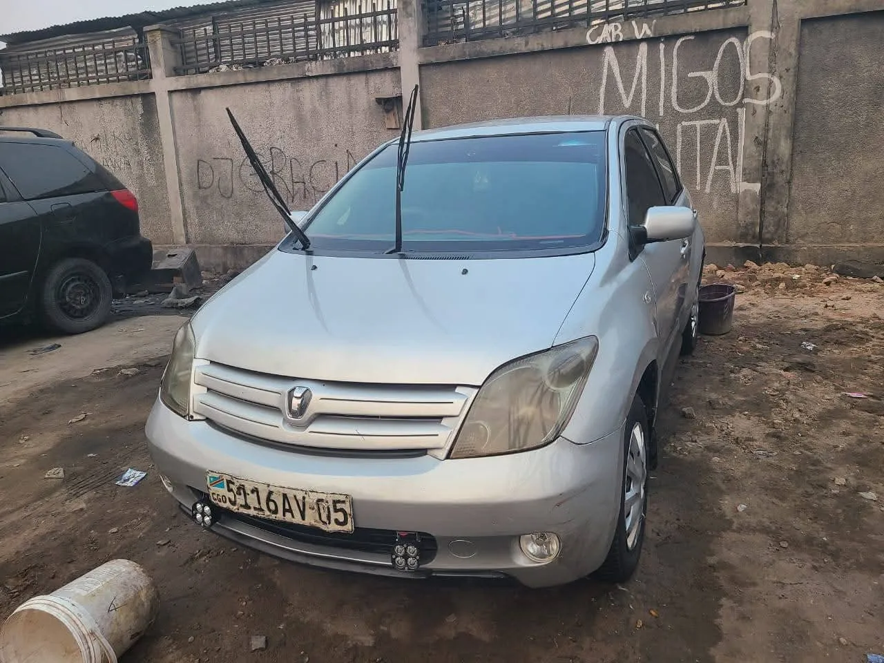 TOYOTA IST.