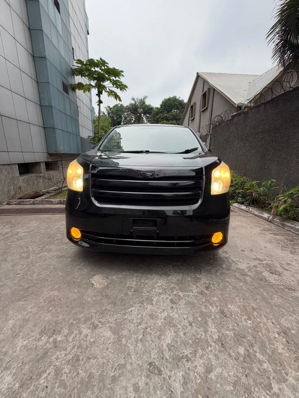 TOYOTA NOAH 3.