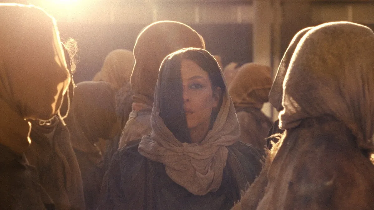 Hot Spot 2026 film directed by Agnieszka Smoczyńska starring Noomi Rapace, Focus Features sci-fi AI thriller