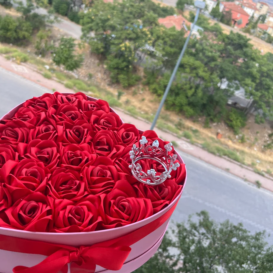 Sonsuz Buket Kalpli kutu 28li gül bombası – görünüm 2
