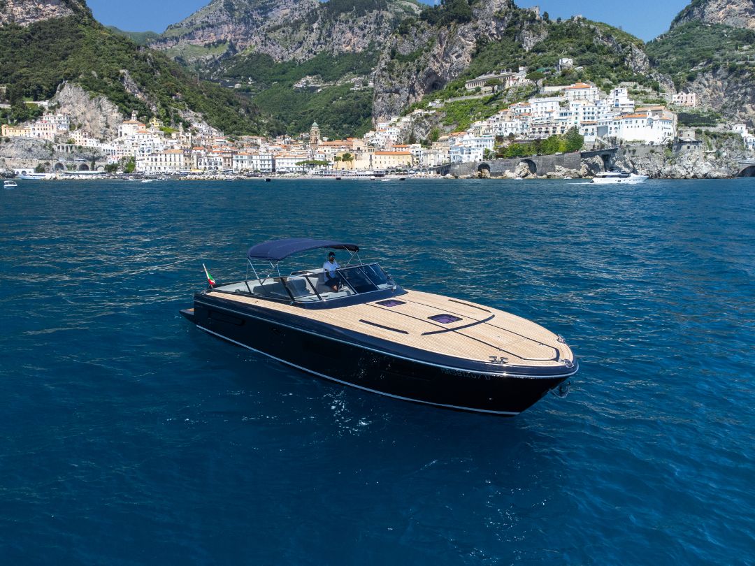 Itama 45S: Premium Private Tour with a Professional Skipper