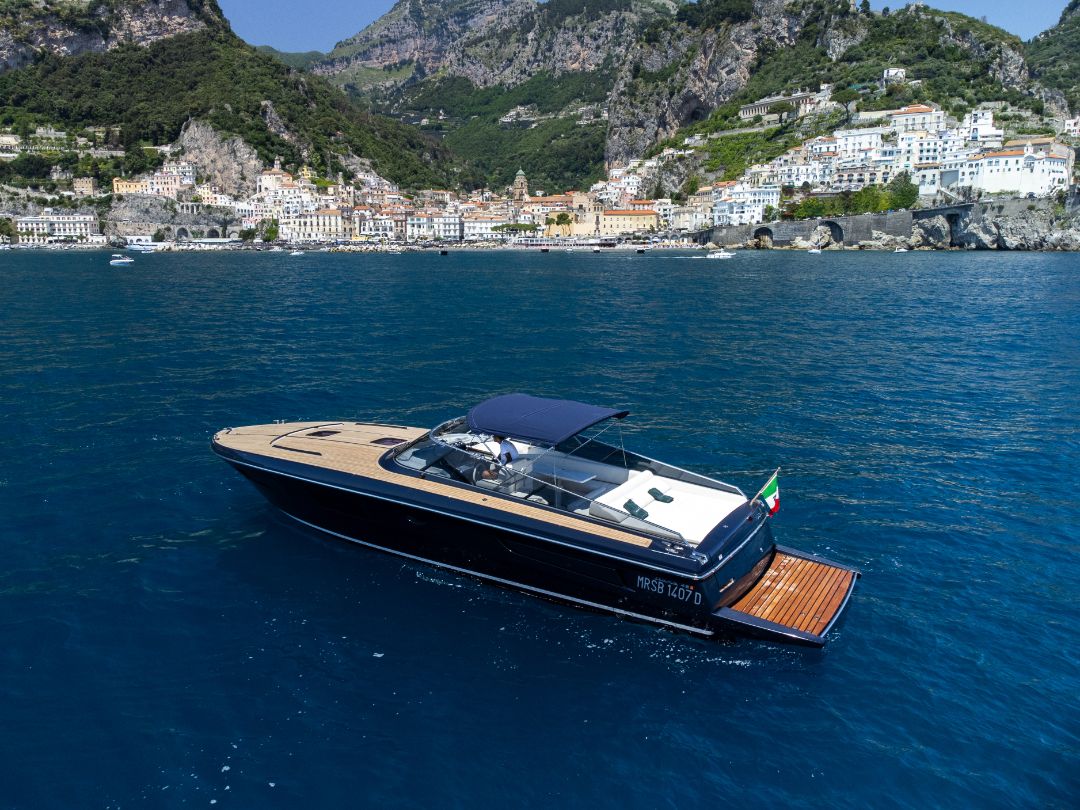 Itama 45S: Premium Private Tour with a Professional Skipper