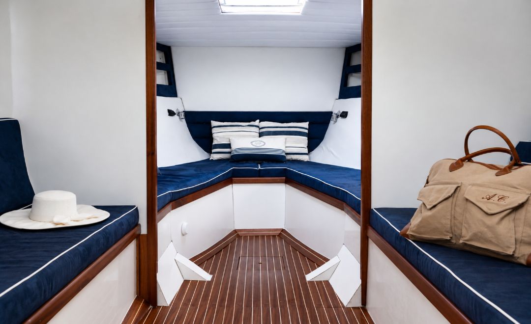 Itama 38: Prestige Private Boat Tour
