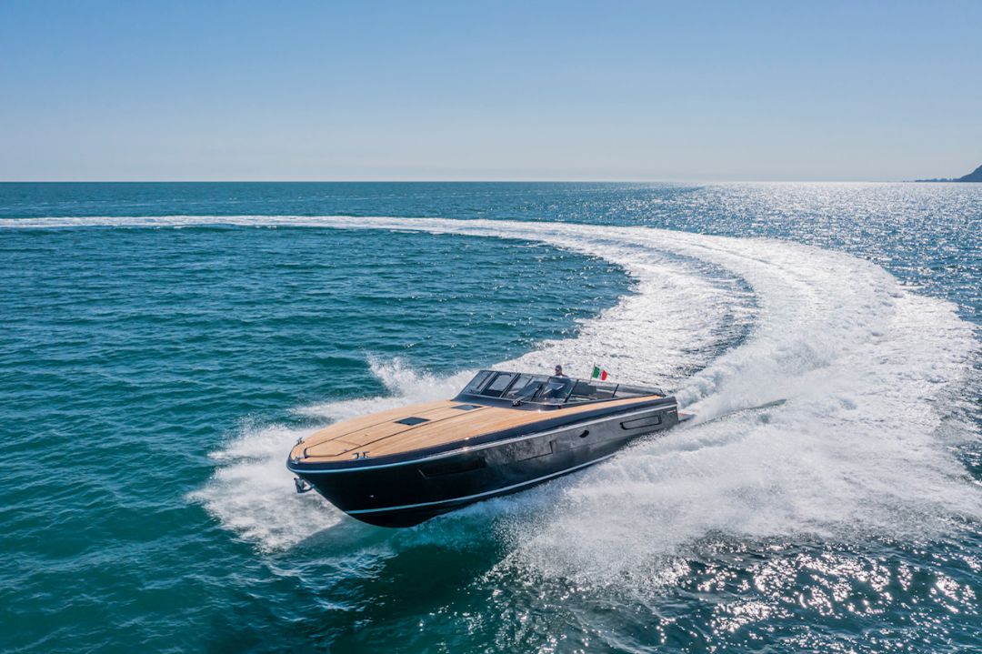 Ferretti 670: Premium Private Tour with a Professional Skipper