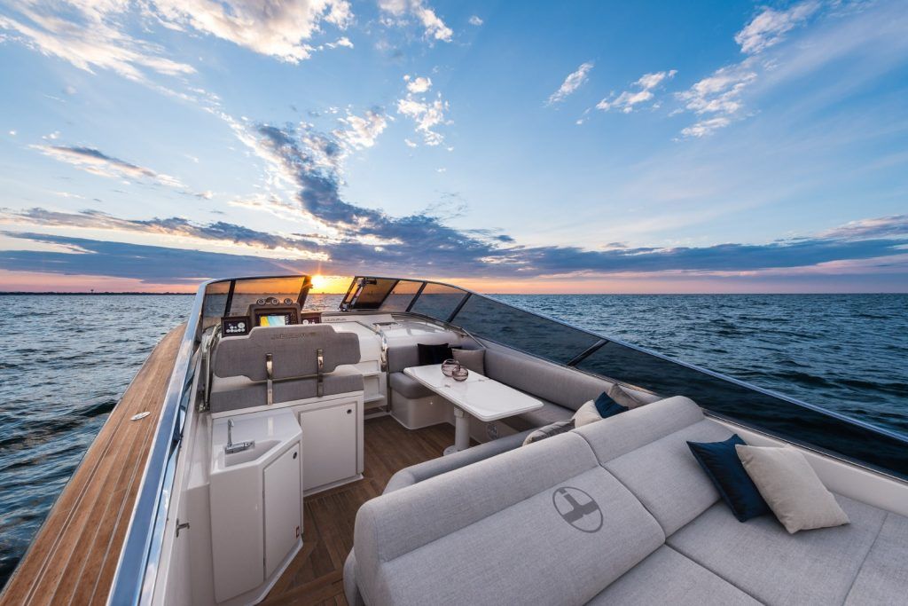 Ferretti 670: Premium Private Tour with a Professional Skipper
