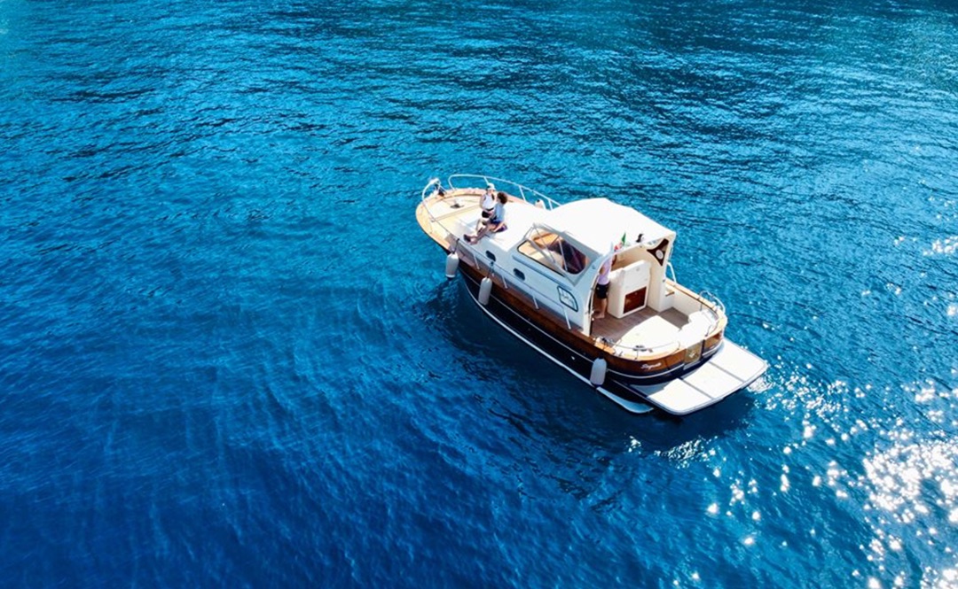 Sparviero 32: Premium Private Tour with a Professional Skipper