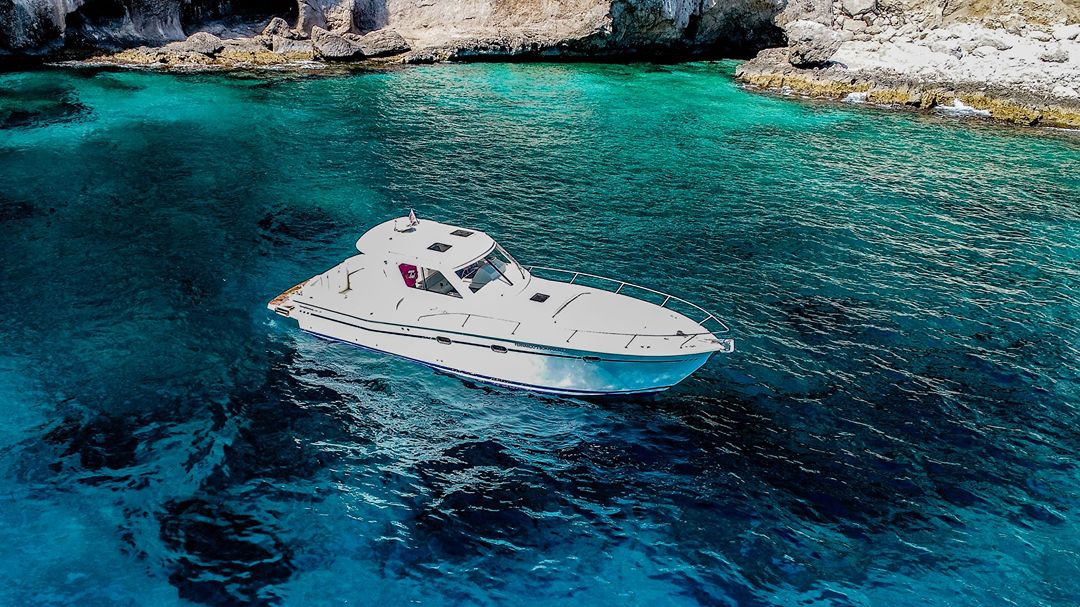 Gagliardo 37: Premium Private Tour with a Professional Skipper