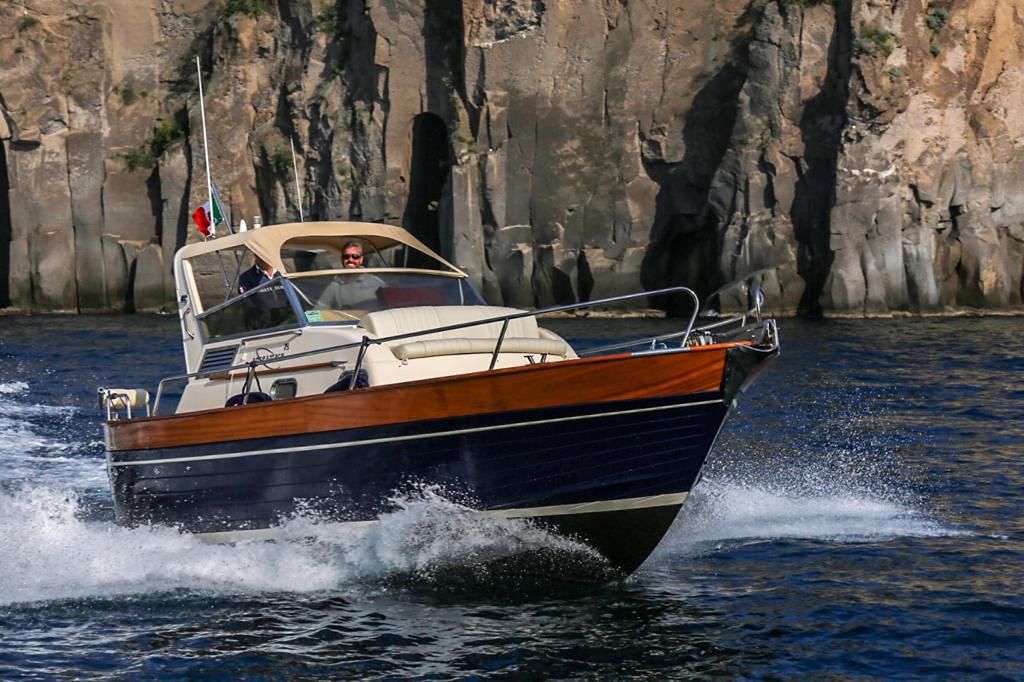 Smeraldo 26: Premium Private Tour with a Professional Skipper