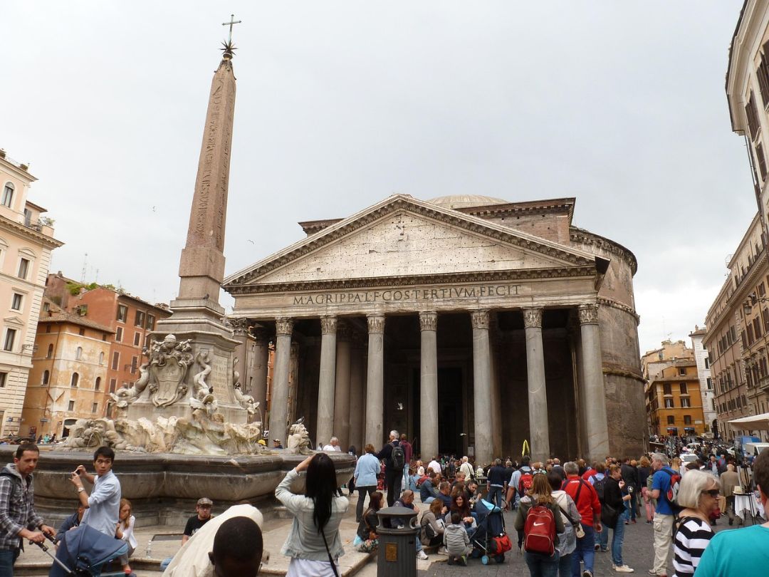 The Pantheon Shared Guided Tour with Fast-Track Tickets