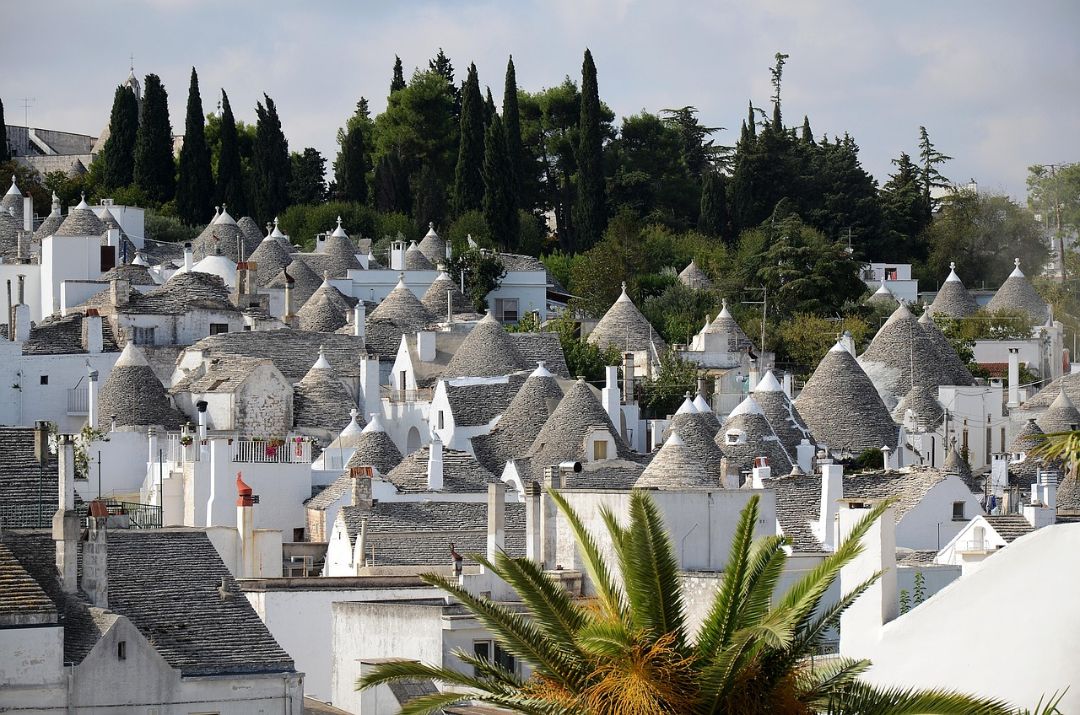 A Day in Puglia's Valle d’Itria: Alberobello, Locorotondo & Martina Franca