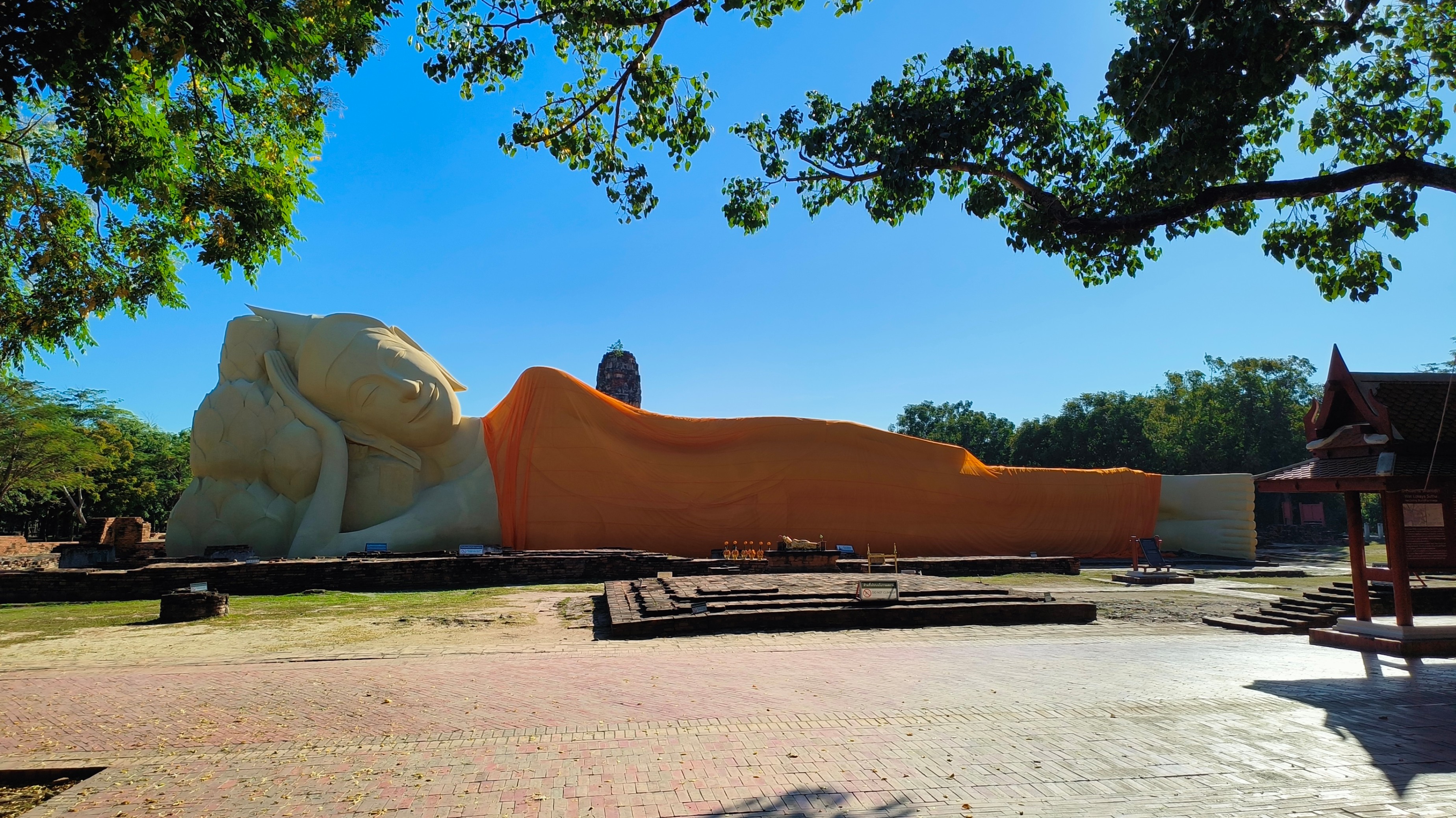 Wat Lokaya Sutha