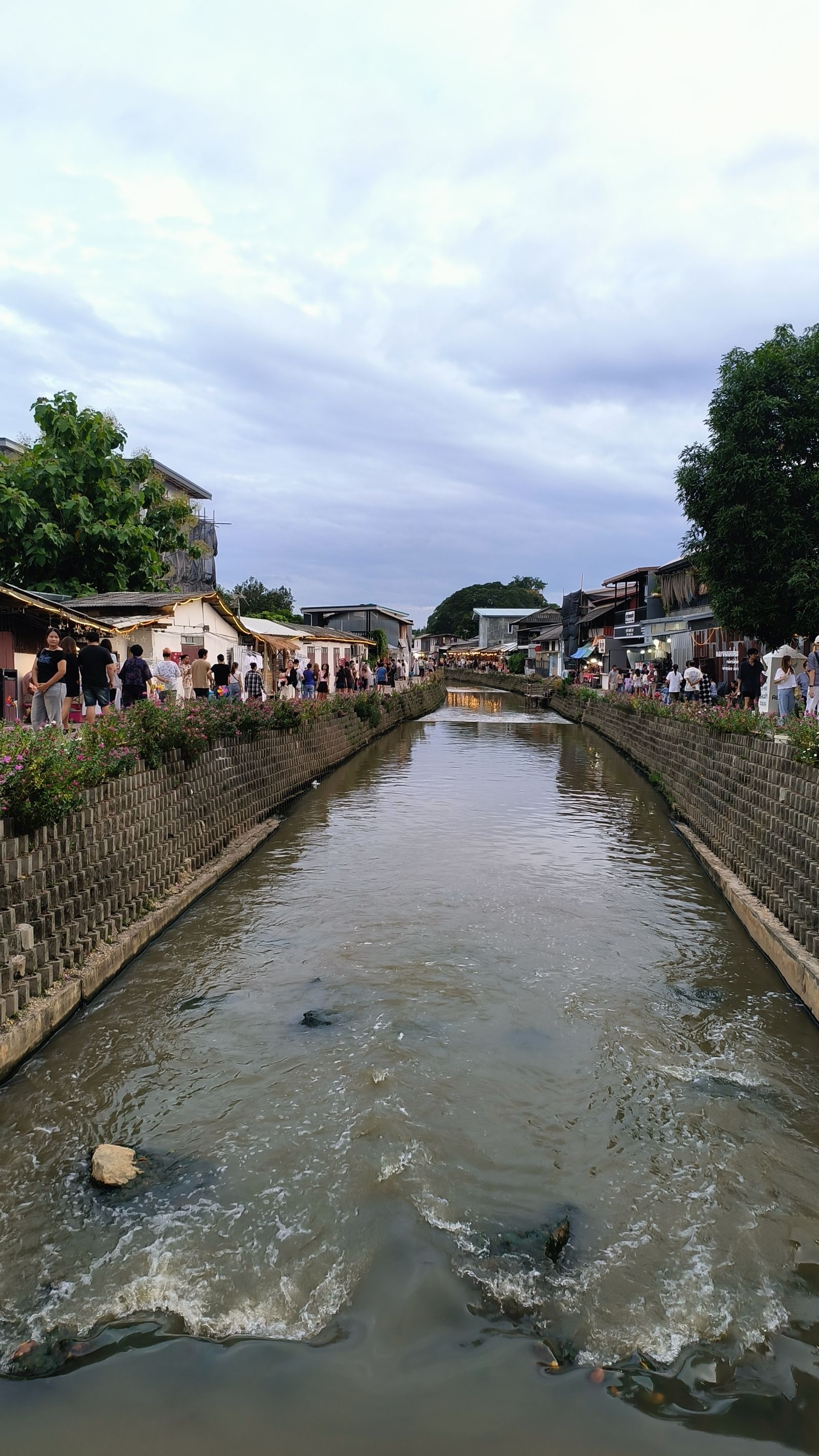 Mae Kha Canal