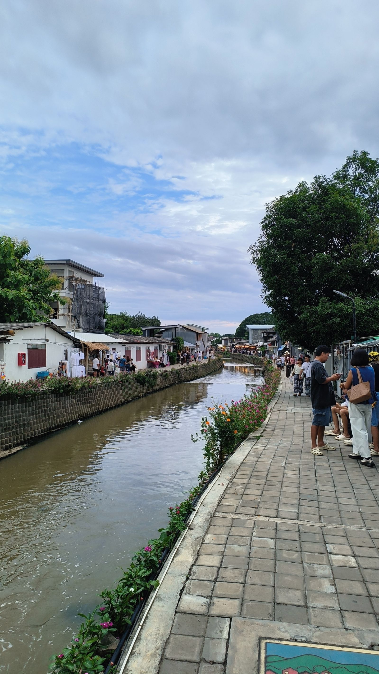 Mae Kha Canal
