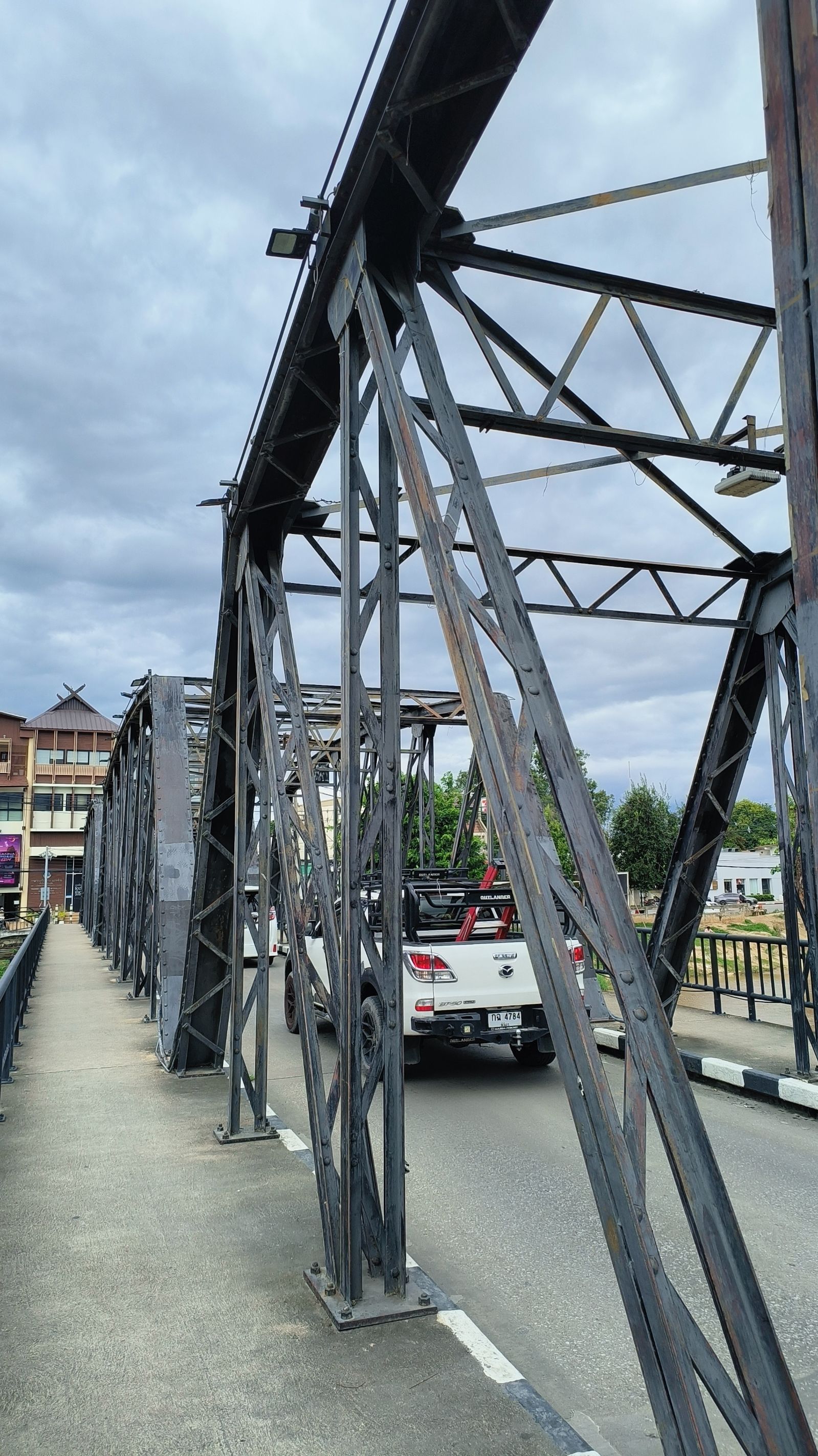 Khua Lek (Iron Bridge)