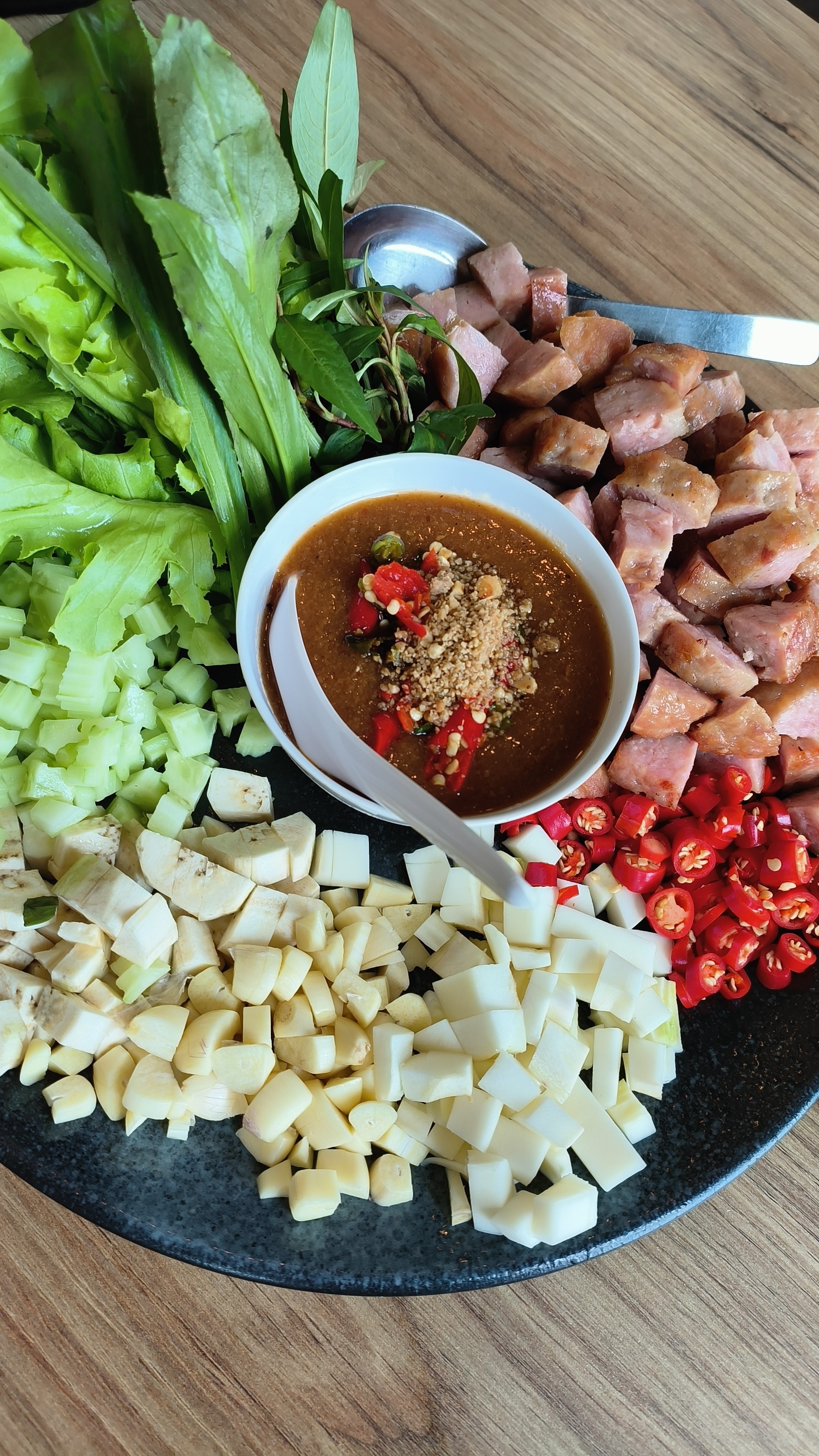 ร้านเพลิญ - Plearn Restaurant แปลงยาว