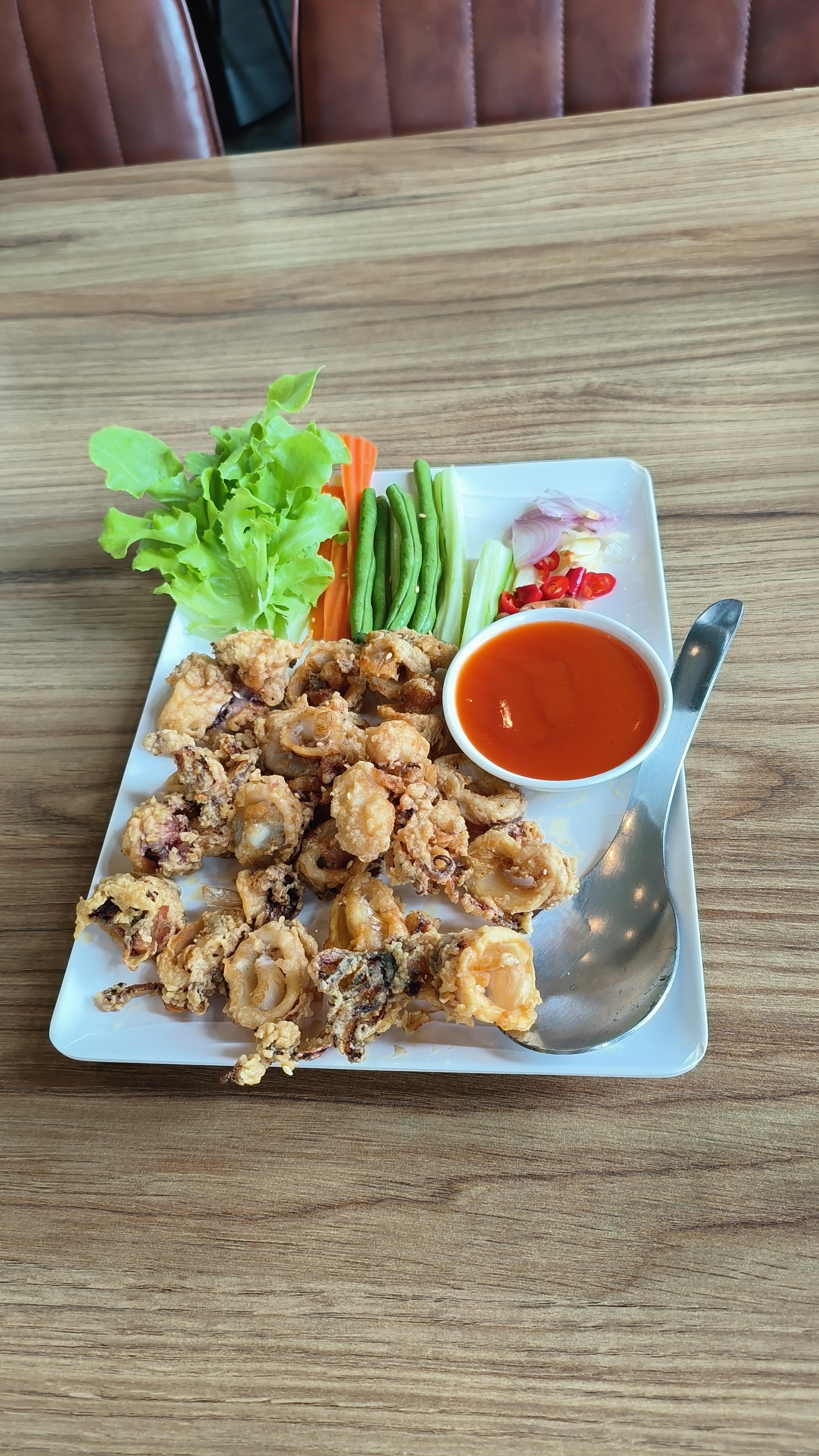 ร้านเพลิญ - Plearn Restaurant แปลงยาว