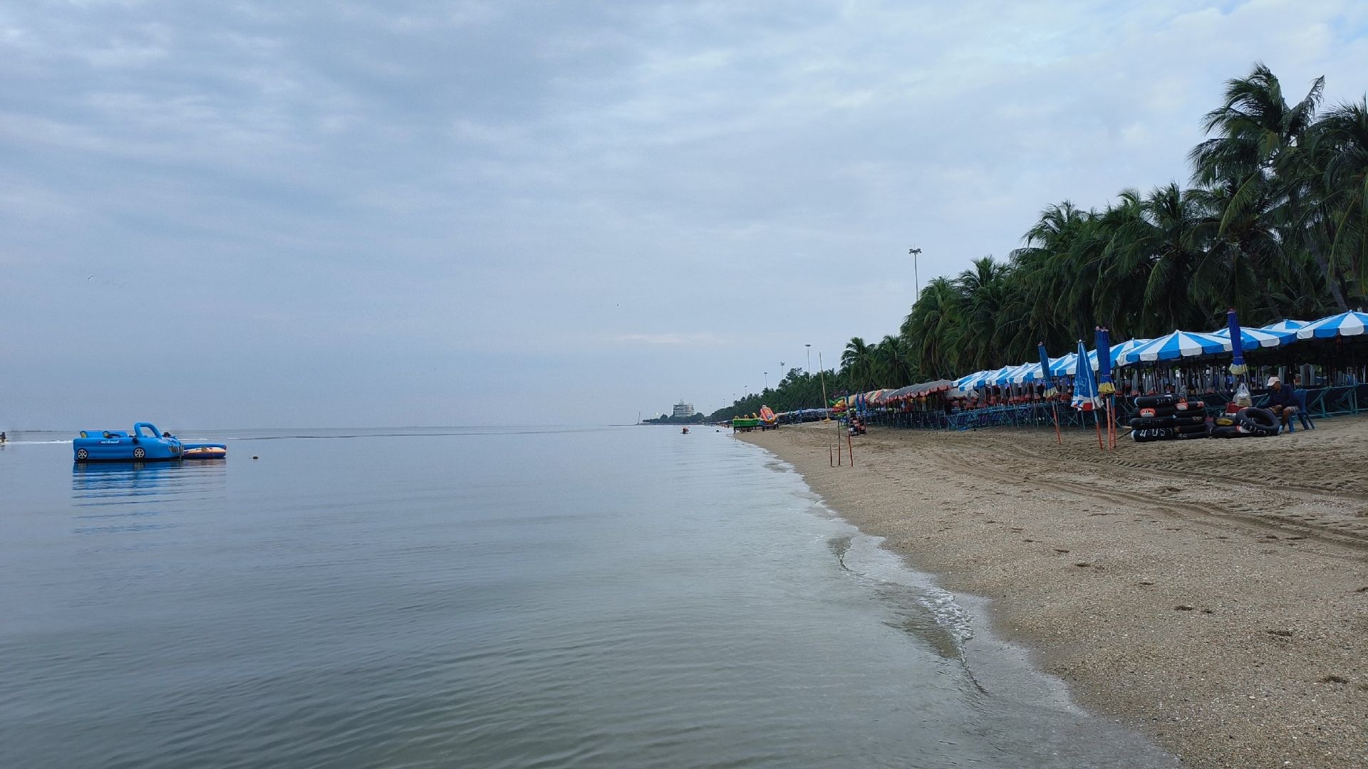 Bangsaen beach