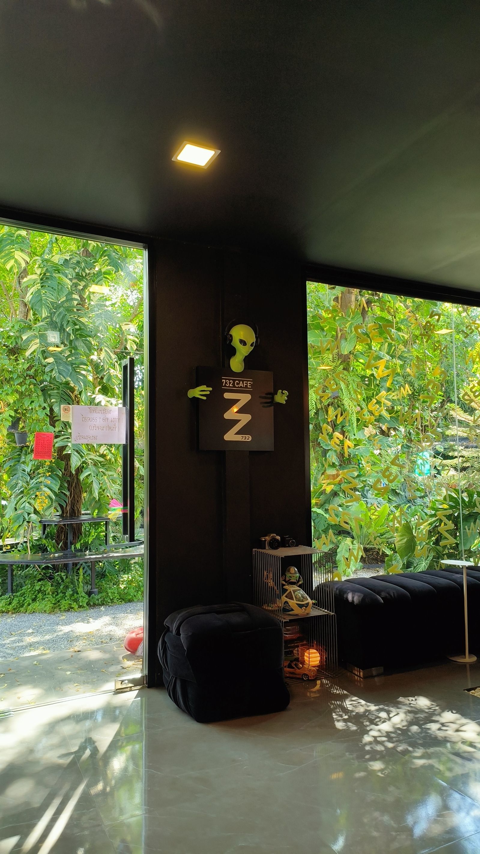 732 CAFE'