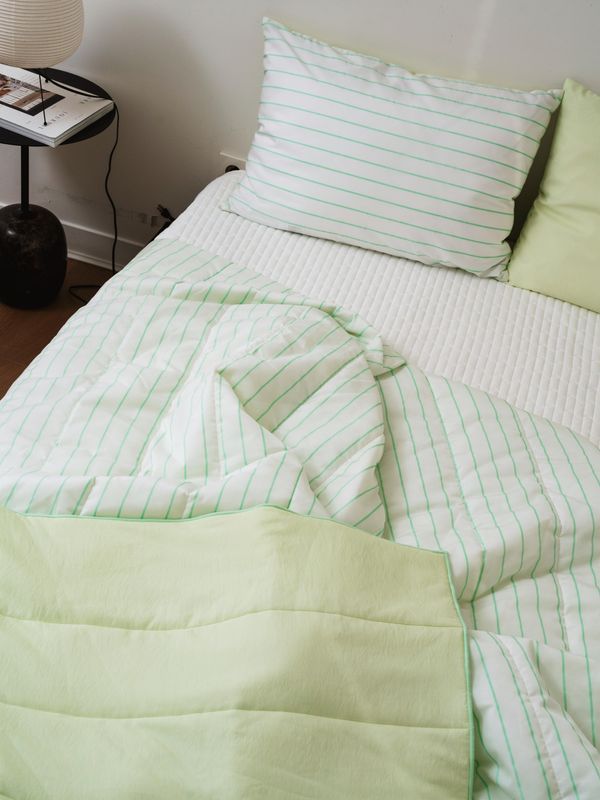 Seolha Stripe Cooling Quilted Comforter (3 Colors)