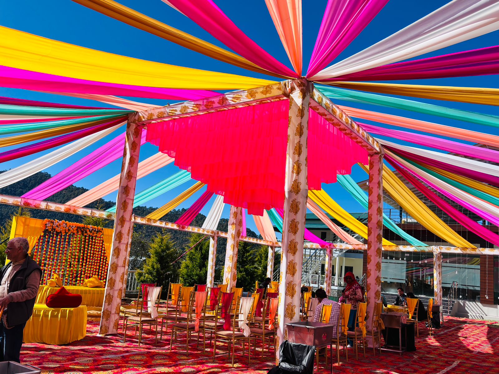 Outdoor reception thumbnail